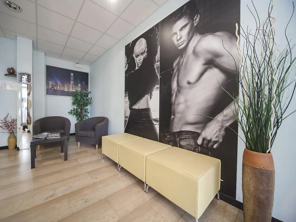 Hotel Colombo Riccione 2*,
